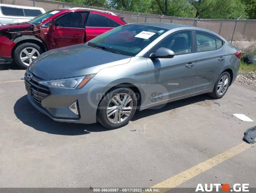 Hyundai Elantra 2019 — photo 2