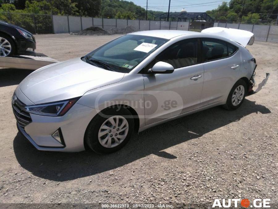 Hyundai Elantra 2019 — photo 2