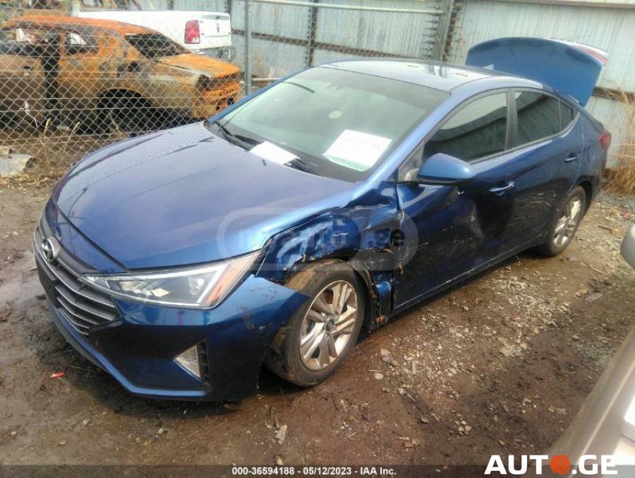 Hyundai Elantra 2019 — photo 2