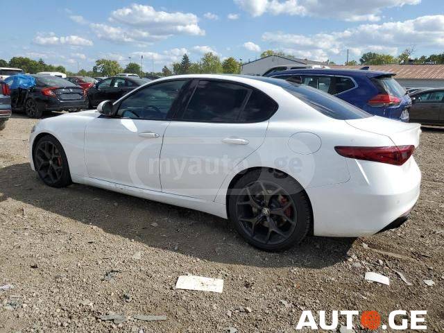 Alfa Romeo Giulia 2020 — photo 2