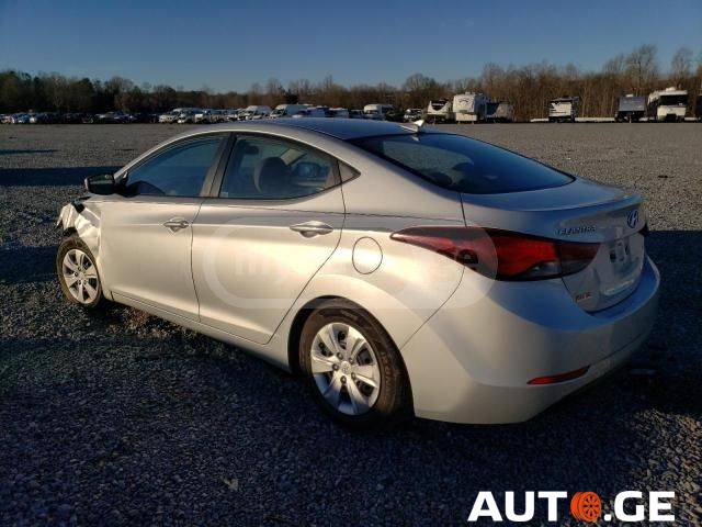 Hyundai Elantra 2016 — photo 2