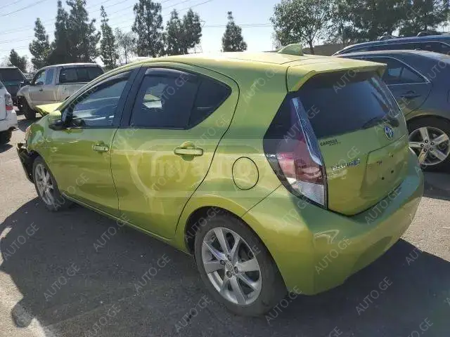 Toyota Prius 2015 — photo 2