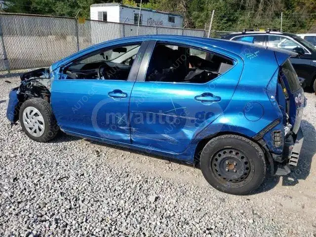 Toyota Prius 2016 — photo 2