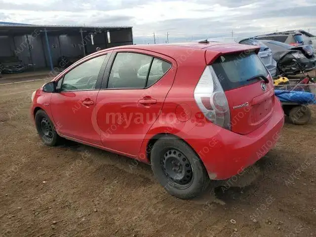Toyota Prius 2013 — photo 2