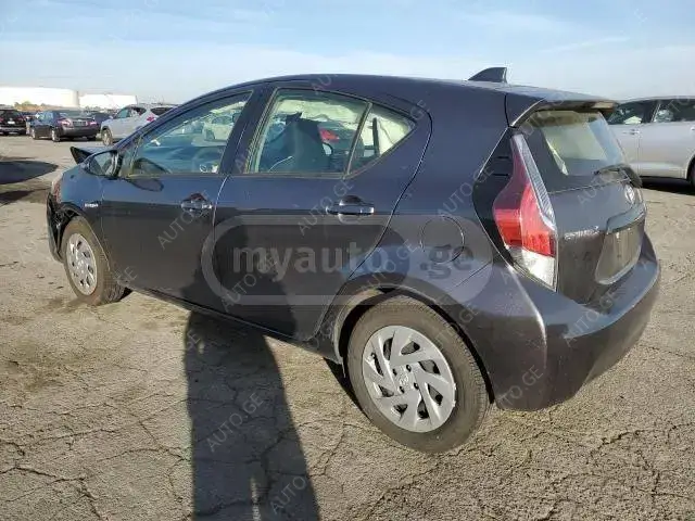 Toyota Prius 2016 — photo 2