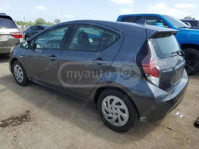 Toyota Prius 2016 — photo 2
