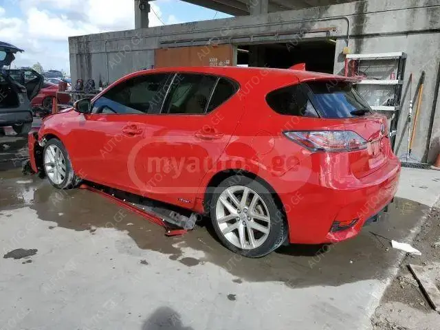 Lexus Ct-200H 2016 — photo 2