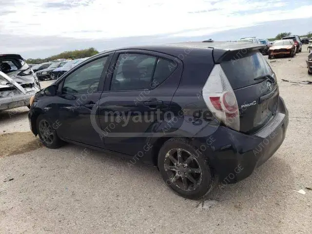 Toyota Prius 2012 — photo 2