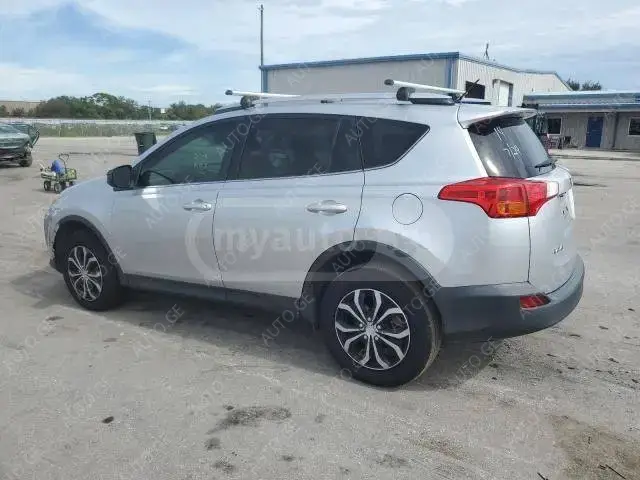 Toyota RAV4 2015 — photo 2