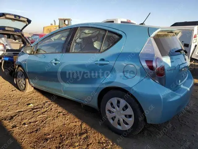Toyota Prius 2014 — photo 2