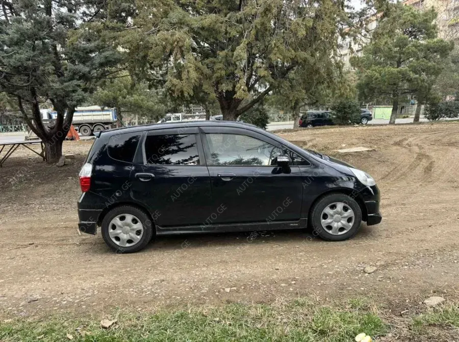 Honda Fit 2005 — photo 2