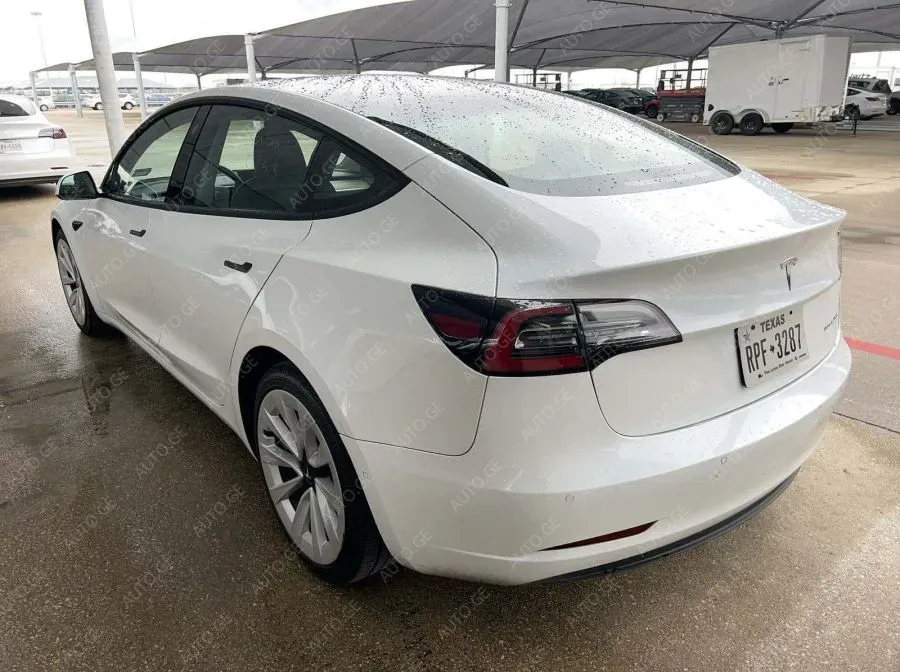 Tesla Model-3-Tesla 2022 — photo 2