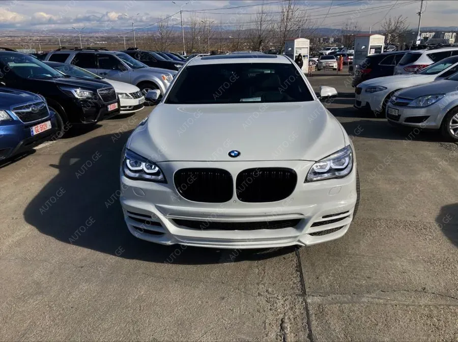 BMW 740 2015 — photo 2