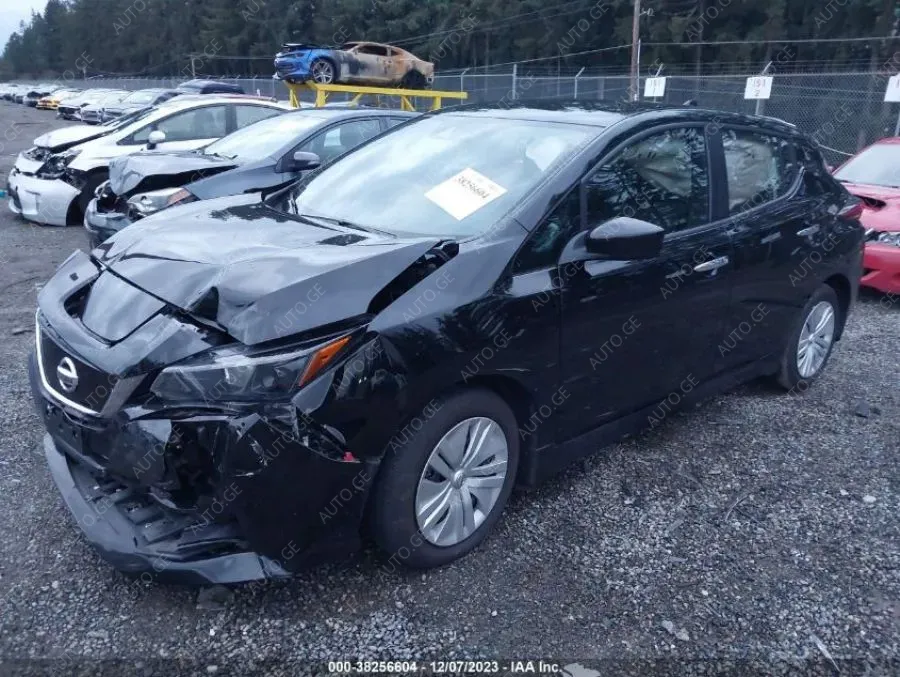 Nissan Leaf 2021 — photo 2