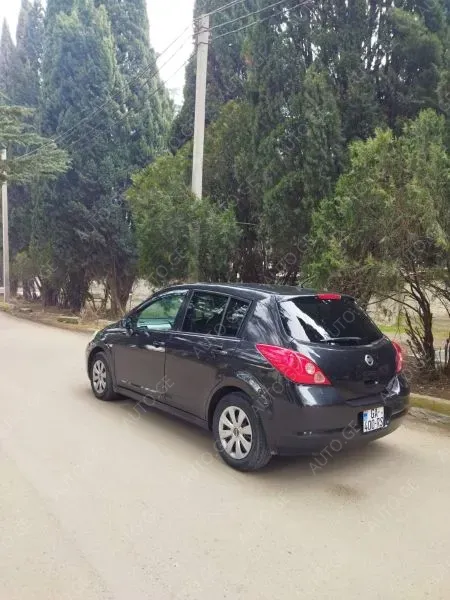 Nissan Tiida 2005 — photo 2