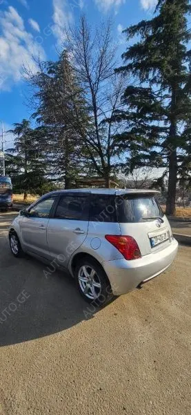 Toyota Ist 2002 — photo 2