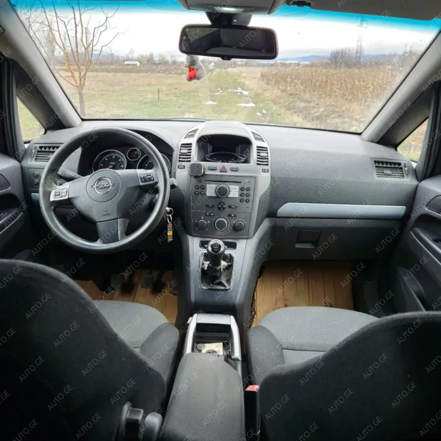 Opel Zafira 2005 — photo 2