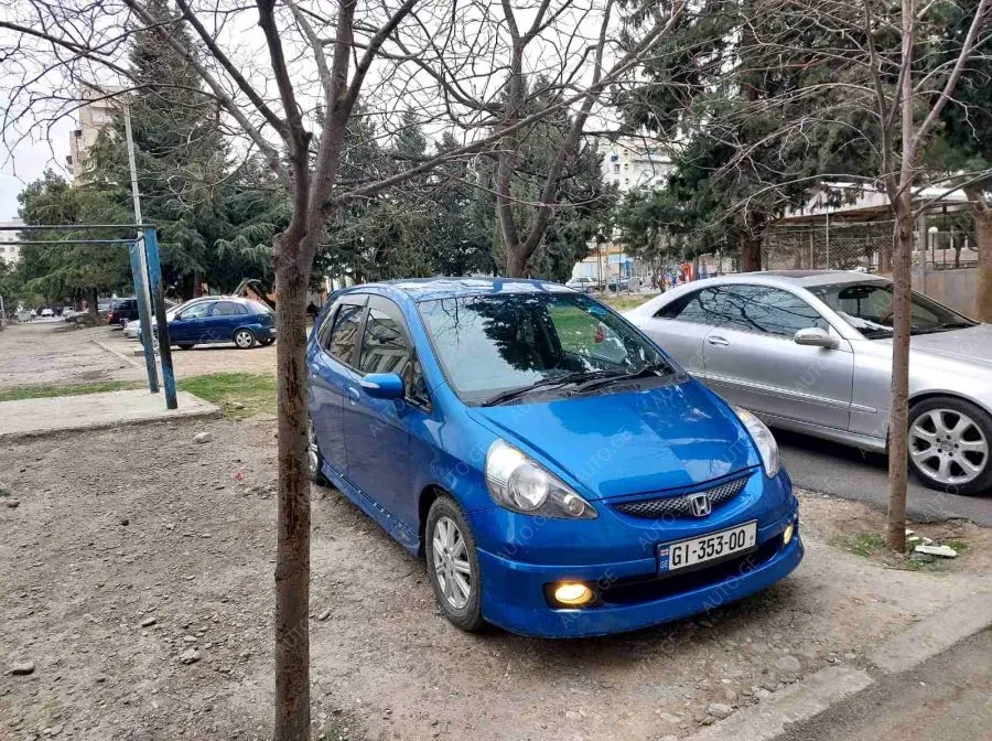 Honda Fit 2004 — photo 2