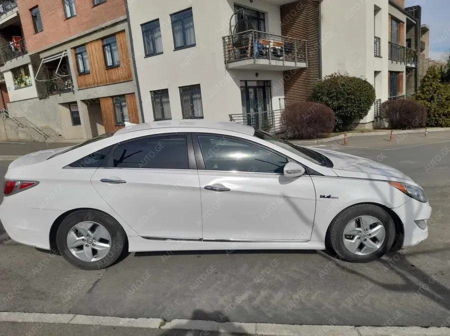 Hyundai Sonata 2012 — photo 2