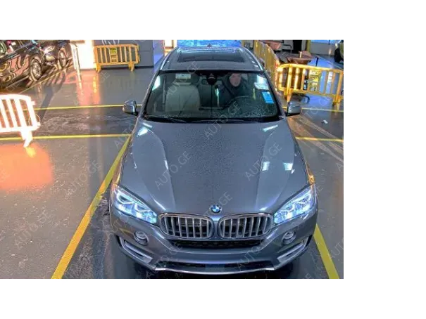 BMW X5 2017 — photo 2