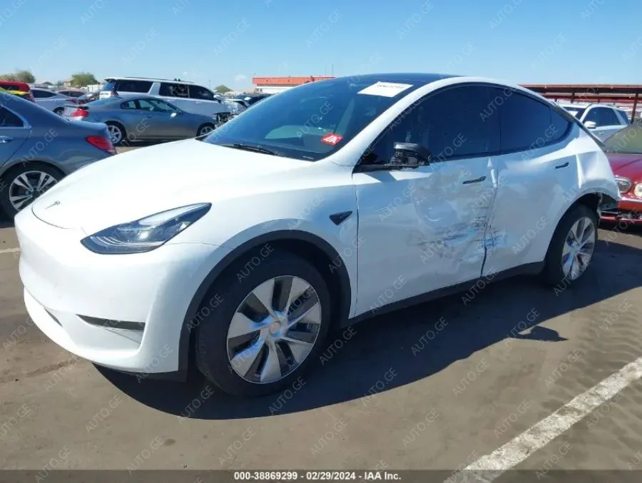 Tesla Model Y 2022 — photo 2