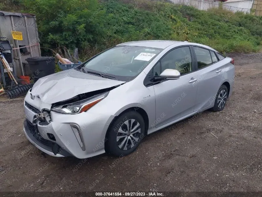 Toyota Prius 2020 — photo 2