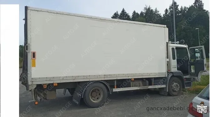 Volvo-Sp 240 2005 — photo 2