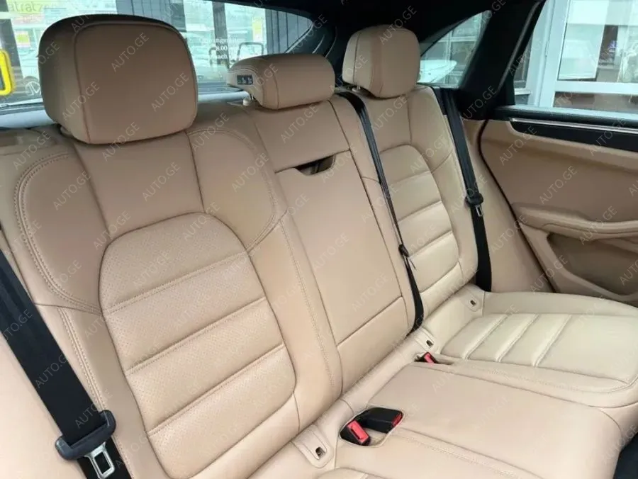 Porsche Macan 2024 — photo 2