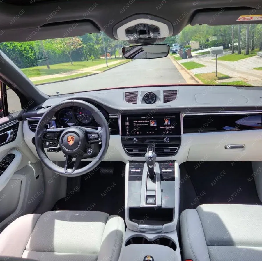 Porsche Macan 2024 — photo 2