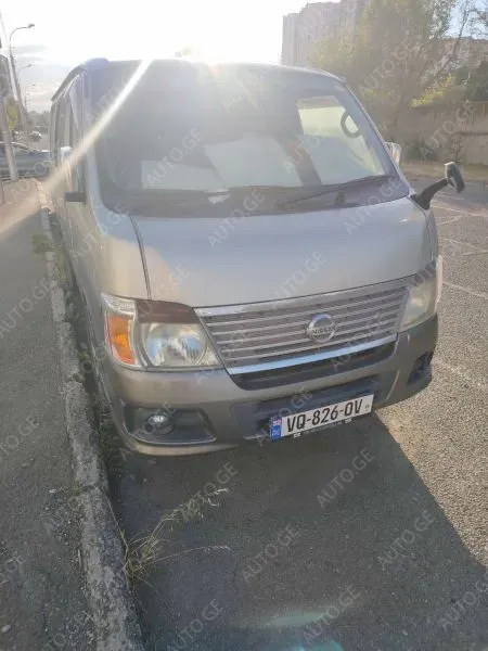 Nissan Caravan 2006 — photo 2