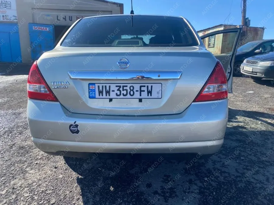 Nissan Tiida