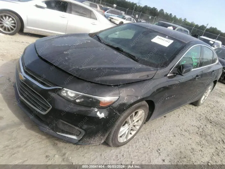Chevrolet Malibu 2018 — photo 2