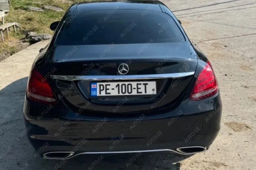 Mercedes-Benz C-300-Merc 2015 — photo 2