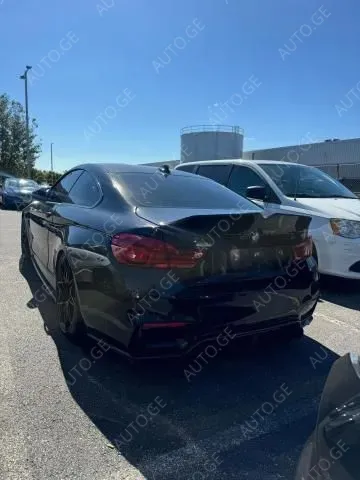 BMW M4 2019 — photo 2