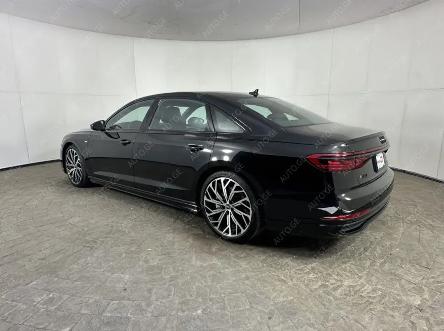 Audi A8 2024 — photo 2