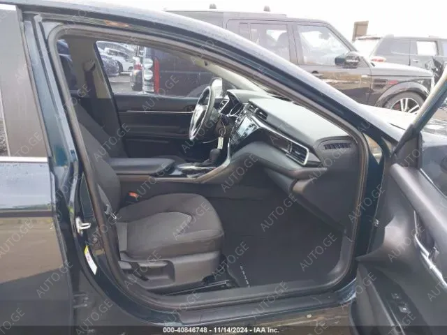 Toyota Camry 2019 — photo 2