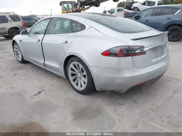 Tesla Model S 2018 — photo 2