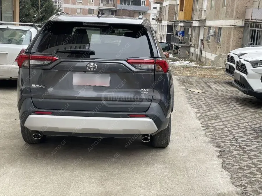 Toyota RAV4 2020 — photo 2