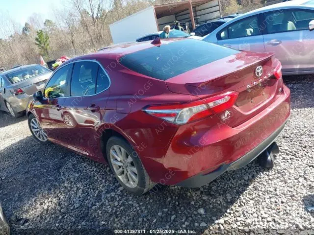 Toyota Camry 2019 — photo 2