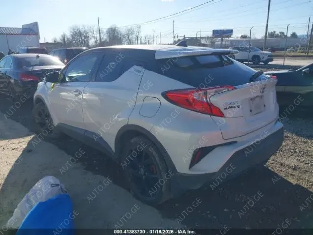 Toyota C-HR 2018 — photo 2