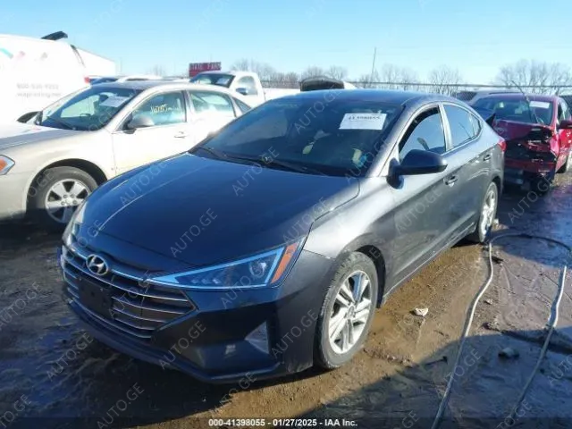 Hyundai Elantra 2020 — photo 2