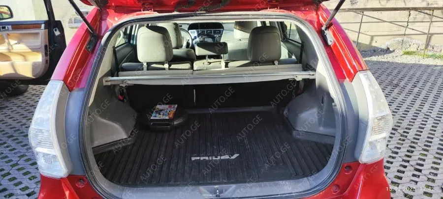 Toyota Prius V