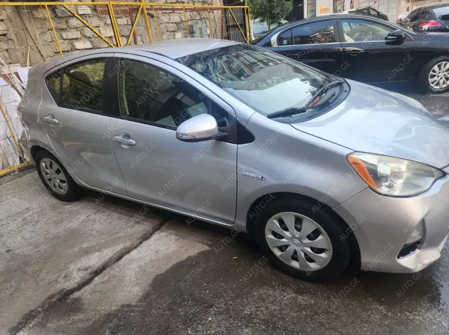 Toyota Prius C