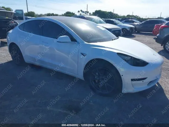 Tesla Model-3-Tesla