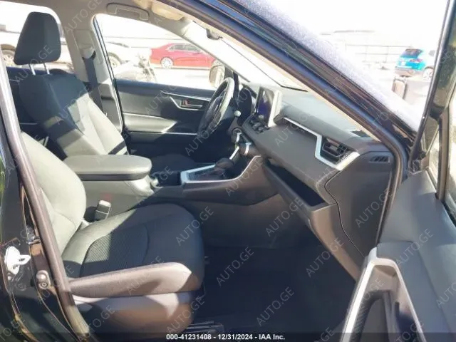 Toyota RAV4 2024 — photo 2
