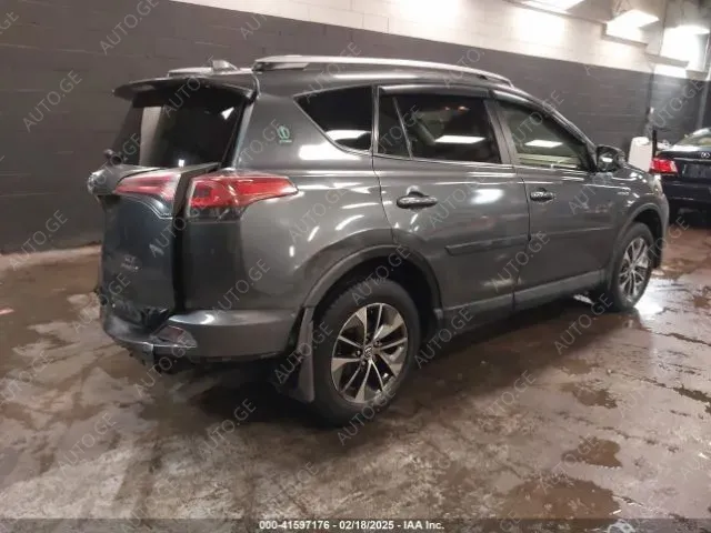 Toyota RAV4 2018 — photo 2