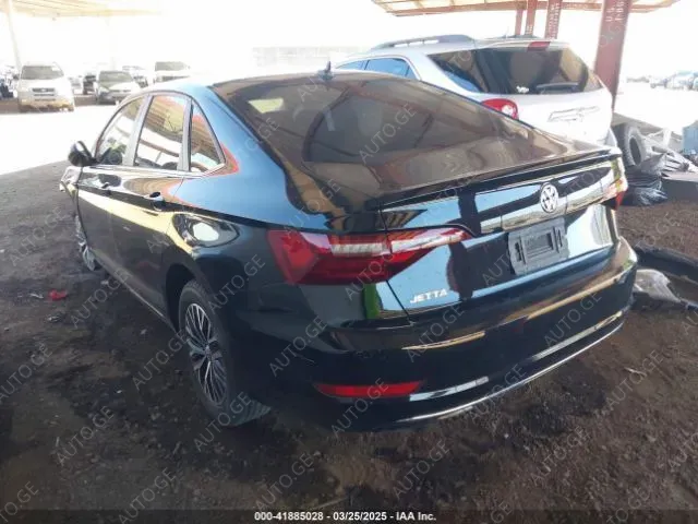 Volkswagen Jetta 2021 — photo 2