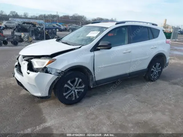 Toyota RAV4 2018 — photo 2