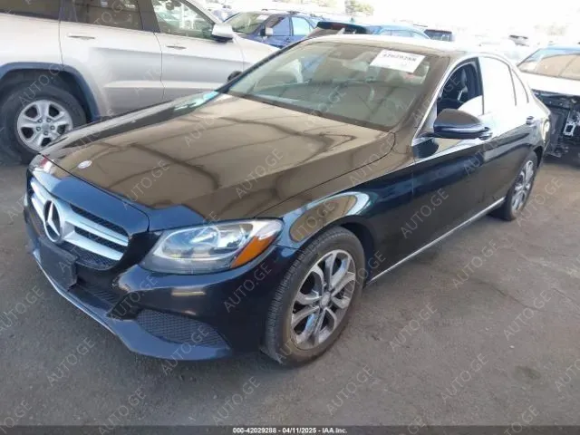 Mercedes-Benz C-300-Merc 2016 — photo 2
