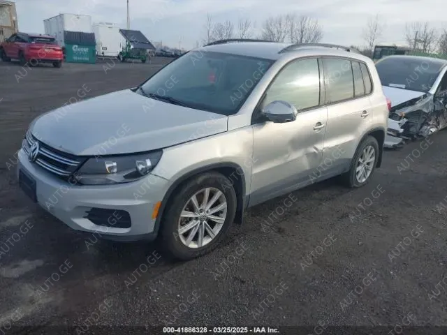 Volkswagen Tiguan 2015 — photo 2